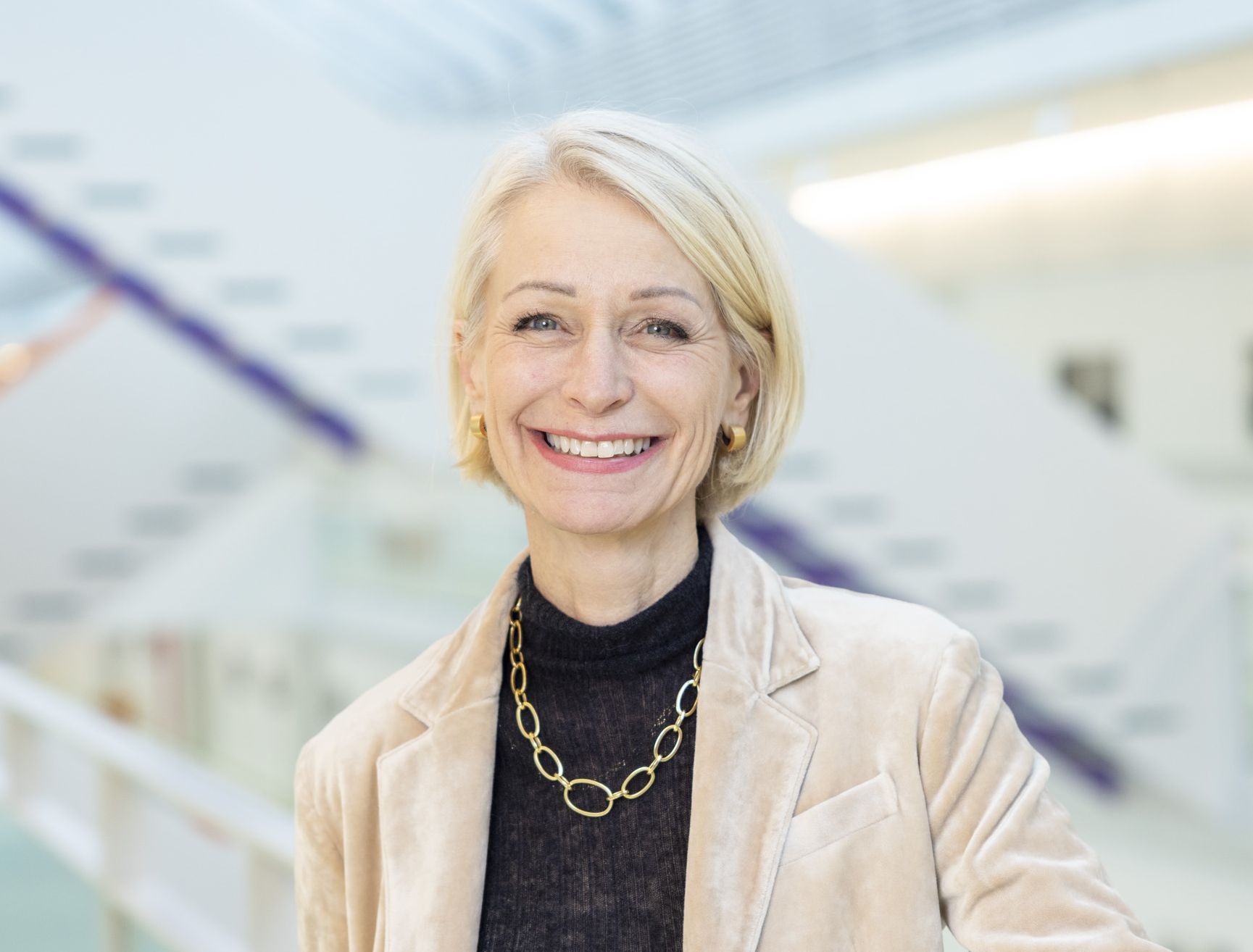 Portrait Prof. Dr. Barbara Fäh