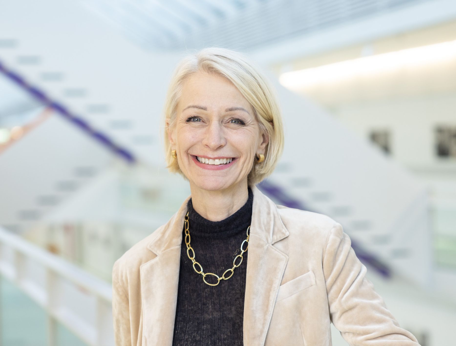 Portrait Prof. Dr. Barbara Fäh
