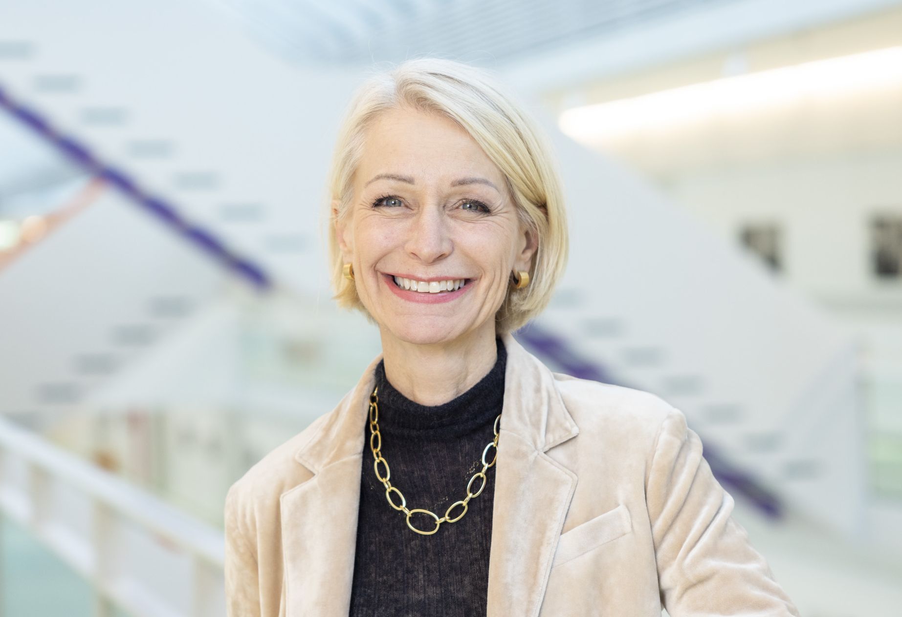 Portrait Prof. Dr. Barbara Fäh
