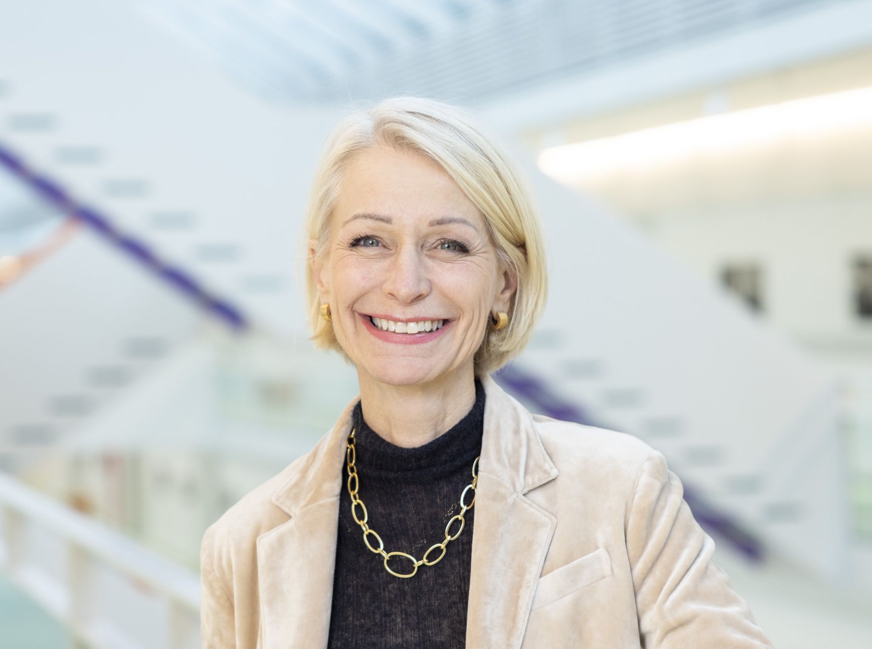 Portrait Prof. Dr. Barbara Fäh