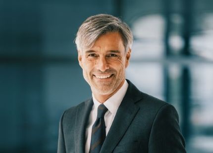 Portrait Prof. Dr. Sebastian Wörwag