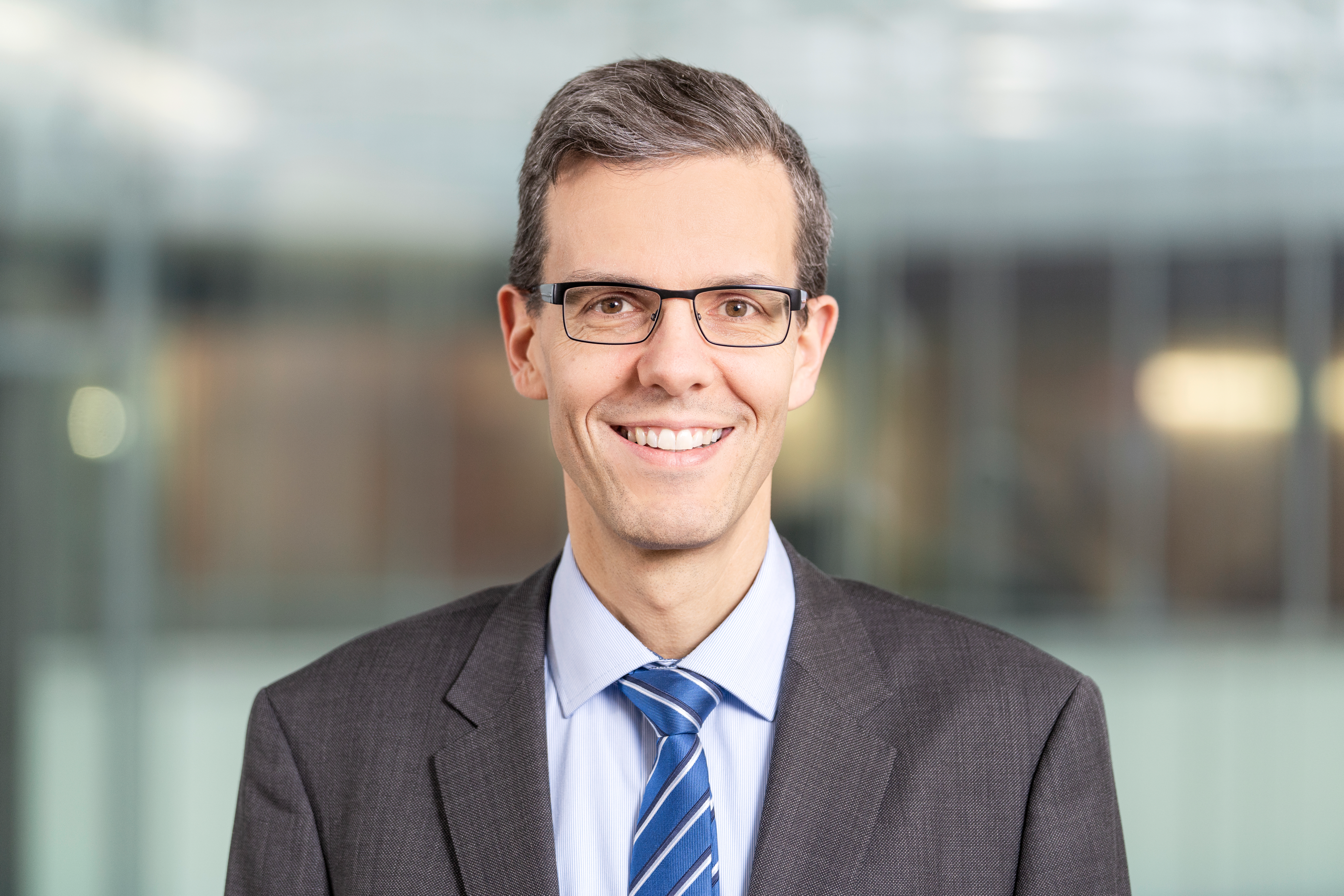 Portrait Prof. Dr. Manuel Ammann