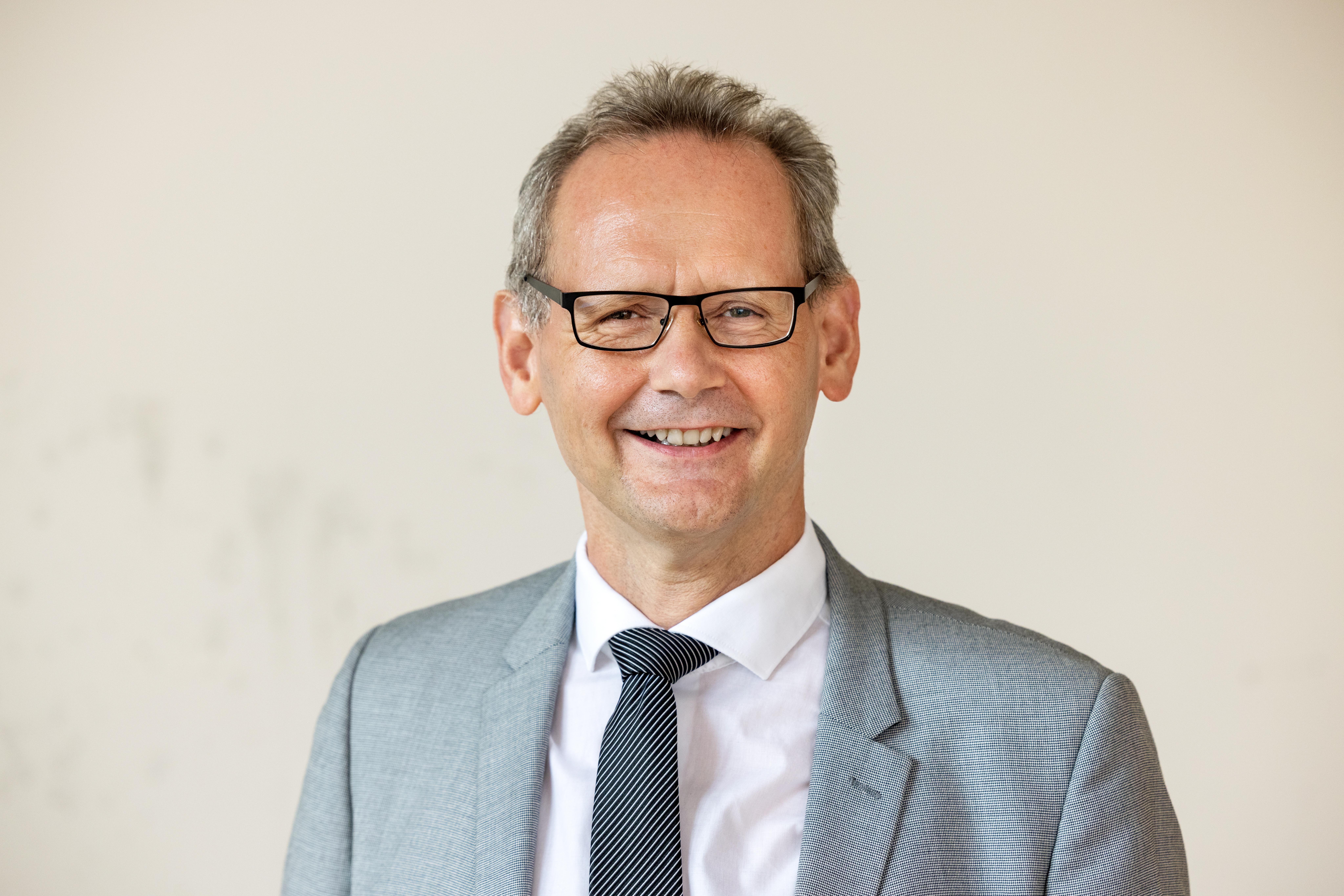 Portrait Prof. Dr. Horst Biedermann